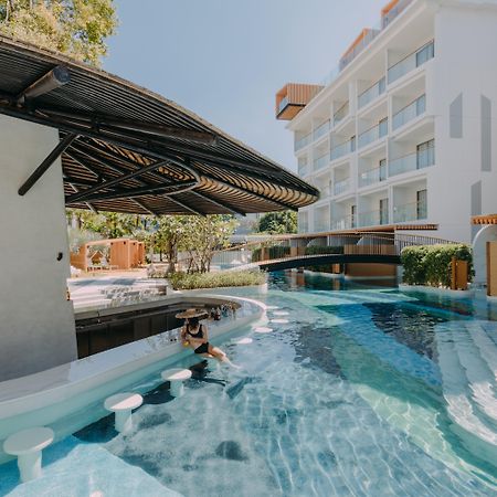 Andaman Embrace Patong, Phuket Hotel Exterior foto The swimming pool at the hotel