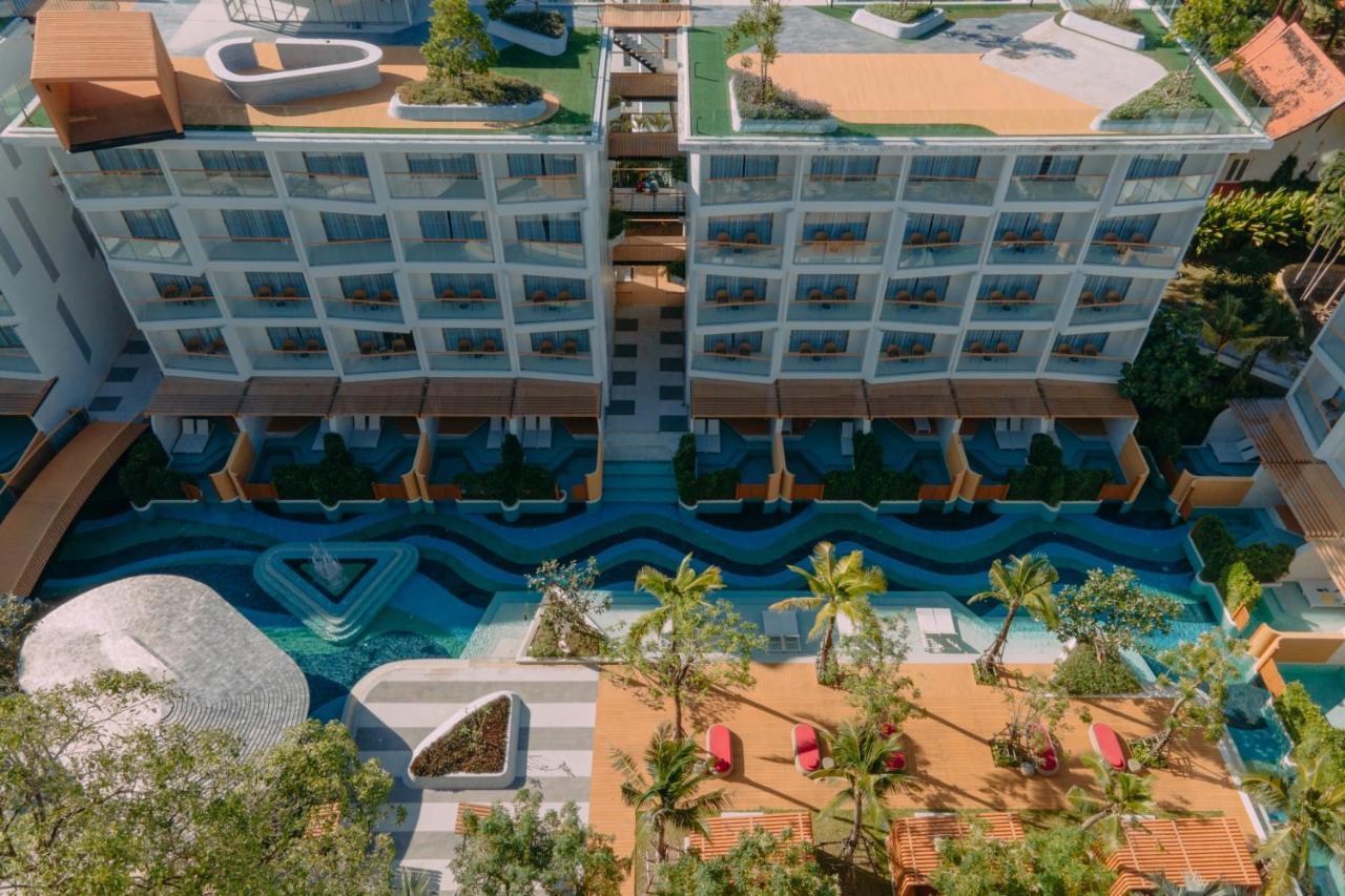 Andaman Embrace Patong, Phuket Hotel Exterior foto Aerial view of the hotel