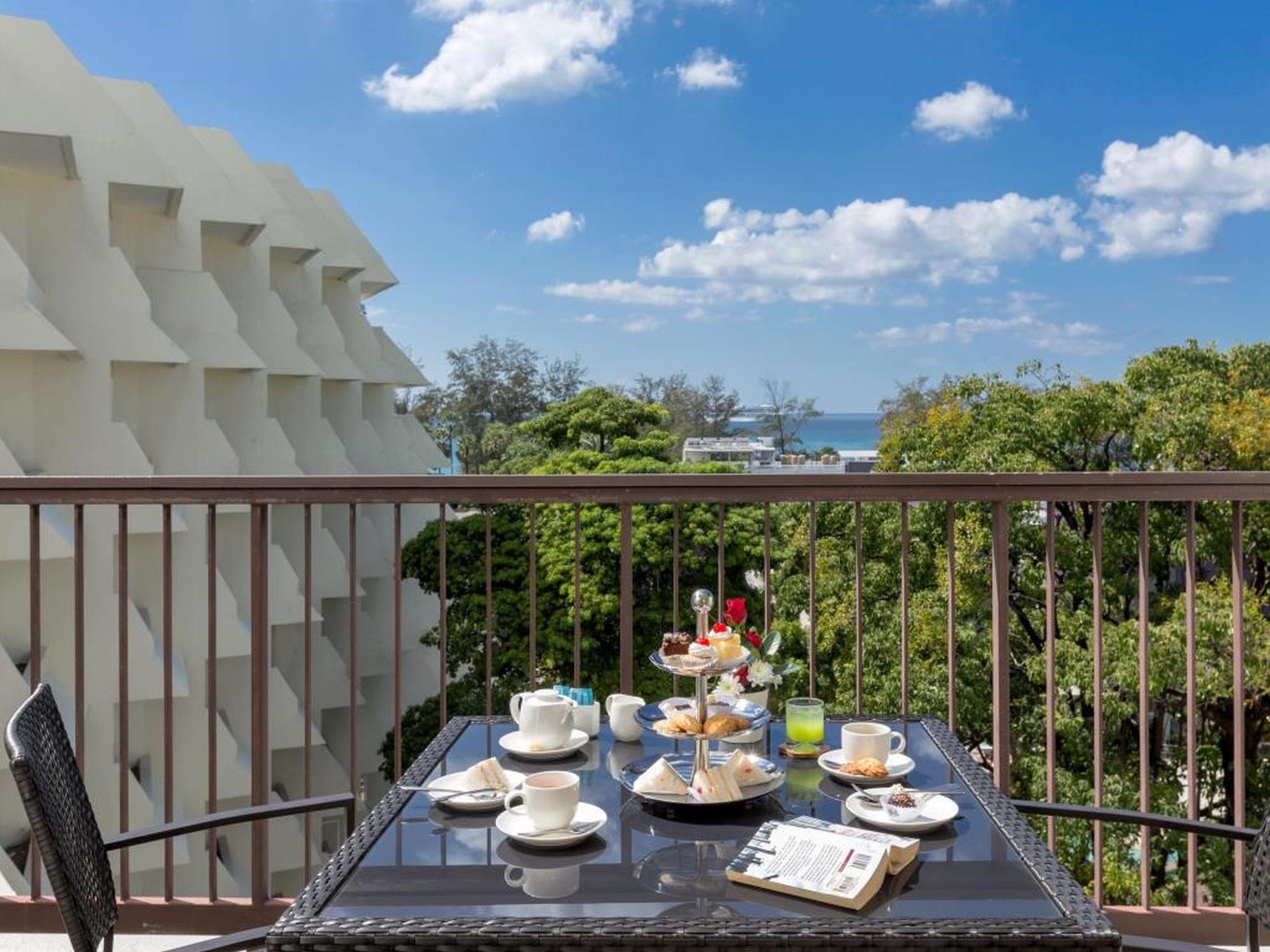Andaman Embrace Patong, Phuket Hotel Exterior foto A balcony