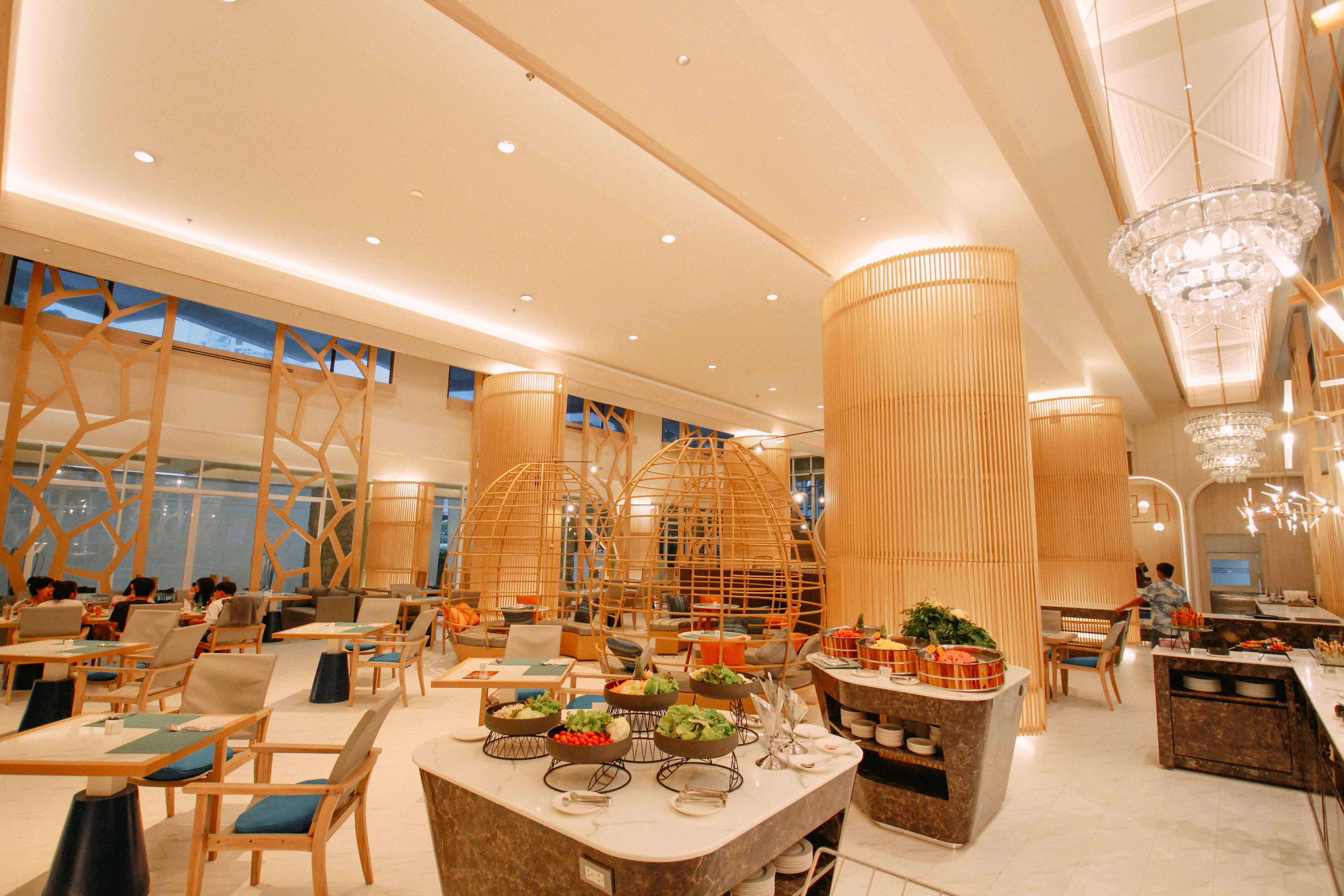 Andaman Embrace Patong, Phuket Hotel Exterior foto The restaurant