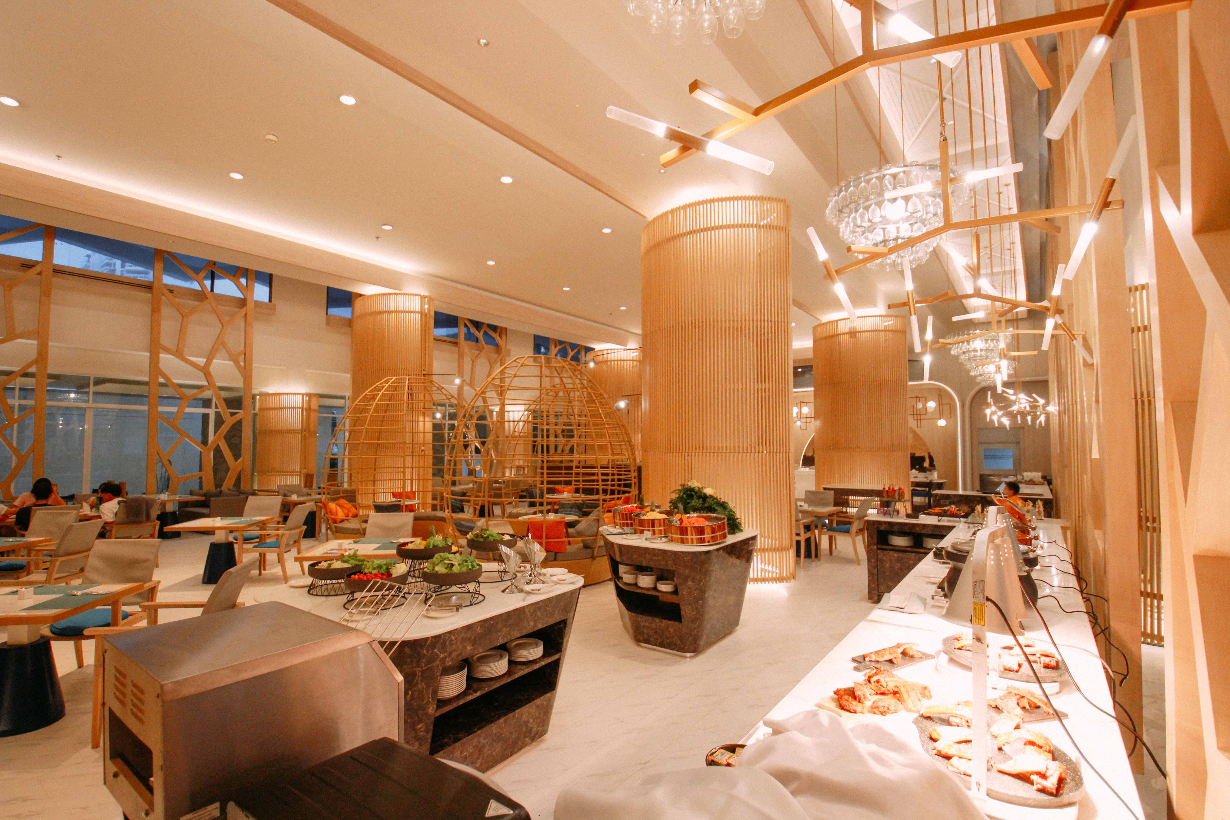 Andaman Embrace Patong, Phuket Hotel Exterior foto The restaurant