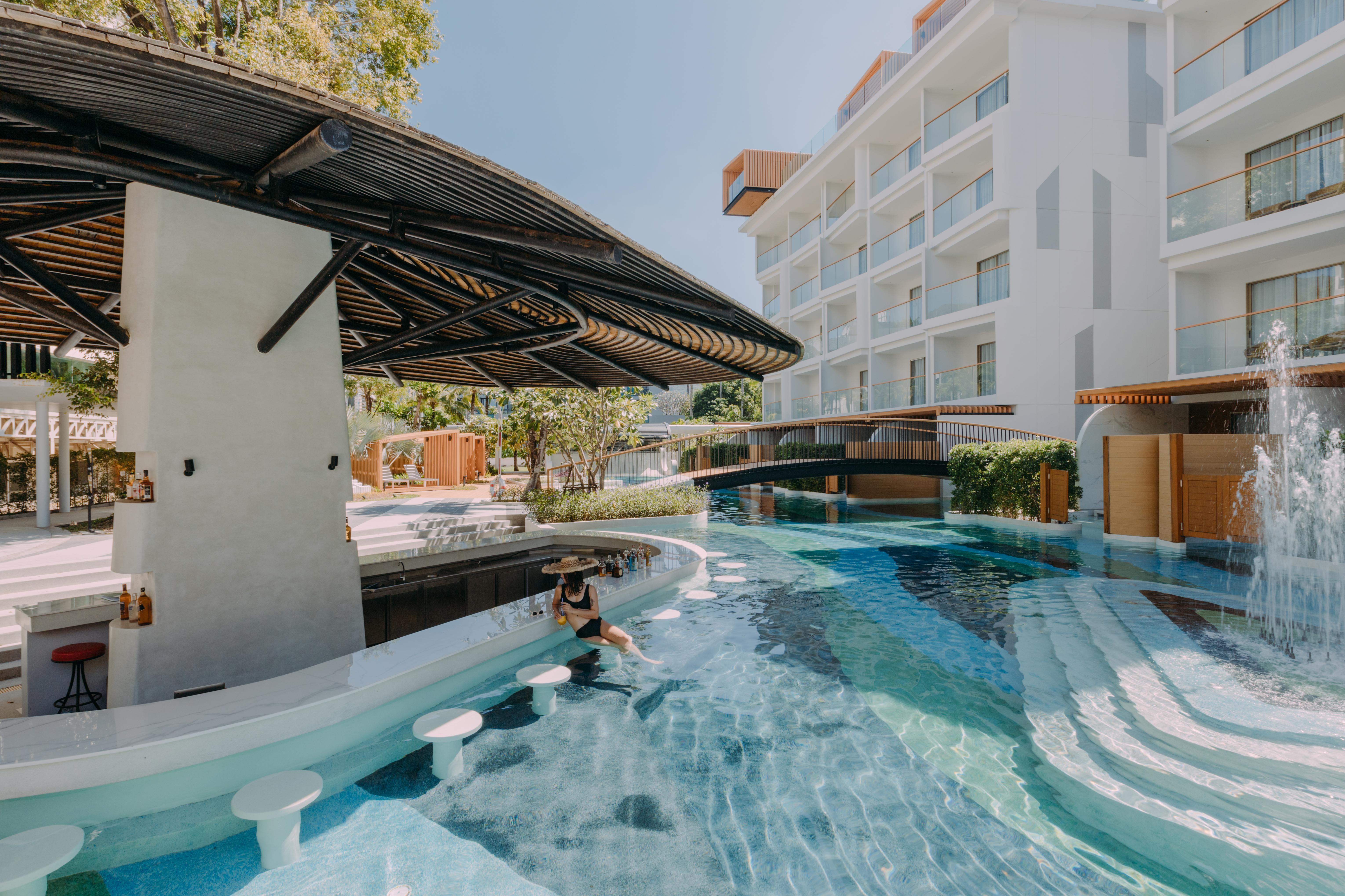 Andaman Embrace Patong, Phuket Hotel Exterior foto The swimming pool at the hotel