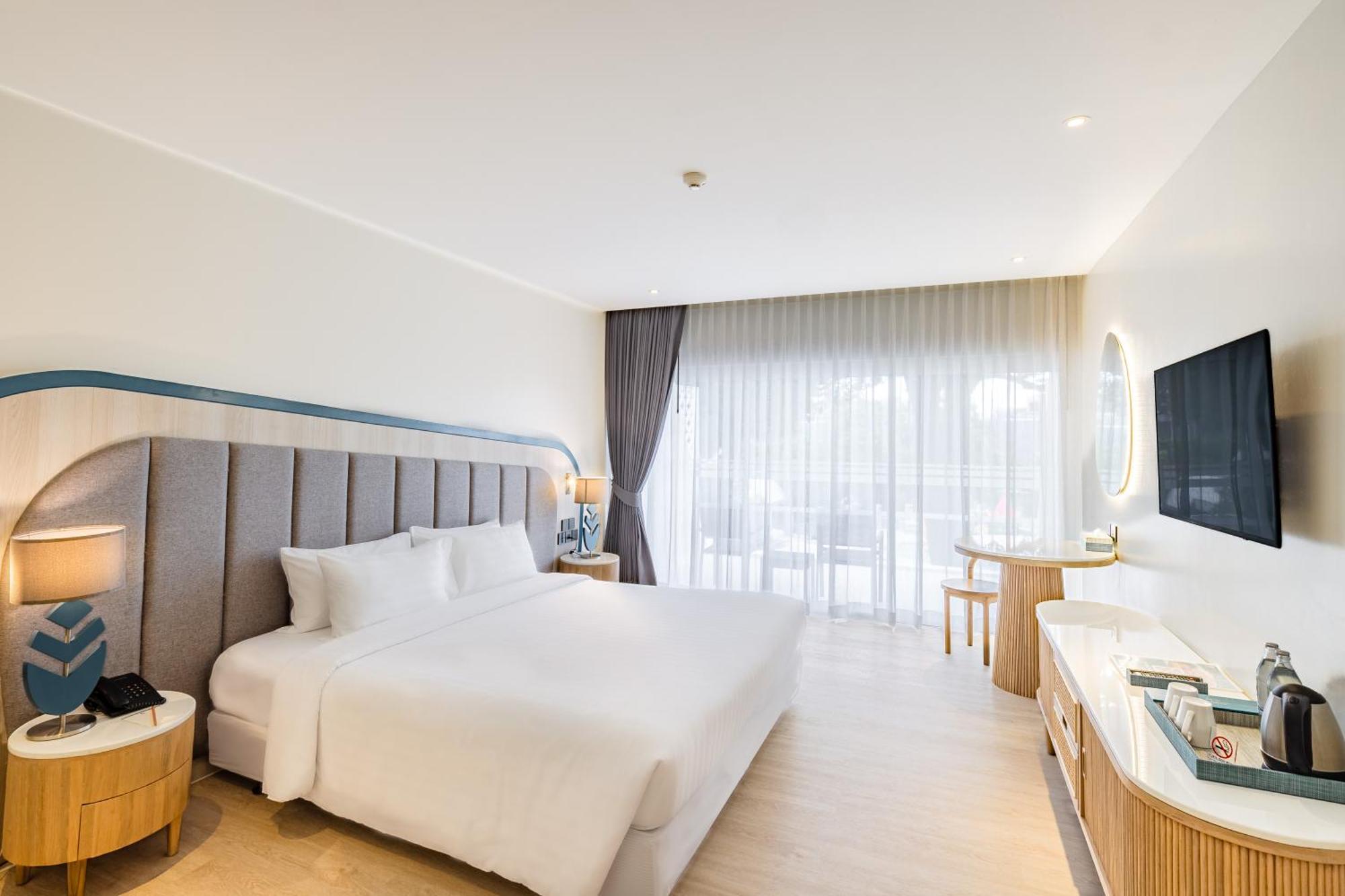 Andaman Embrace Patong, Phuket Hotel Exterior foto Deluxe Ocean View