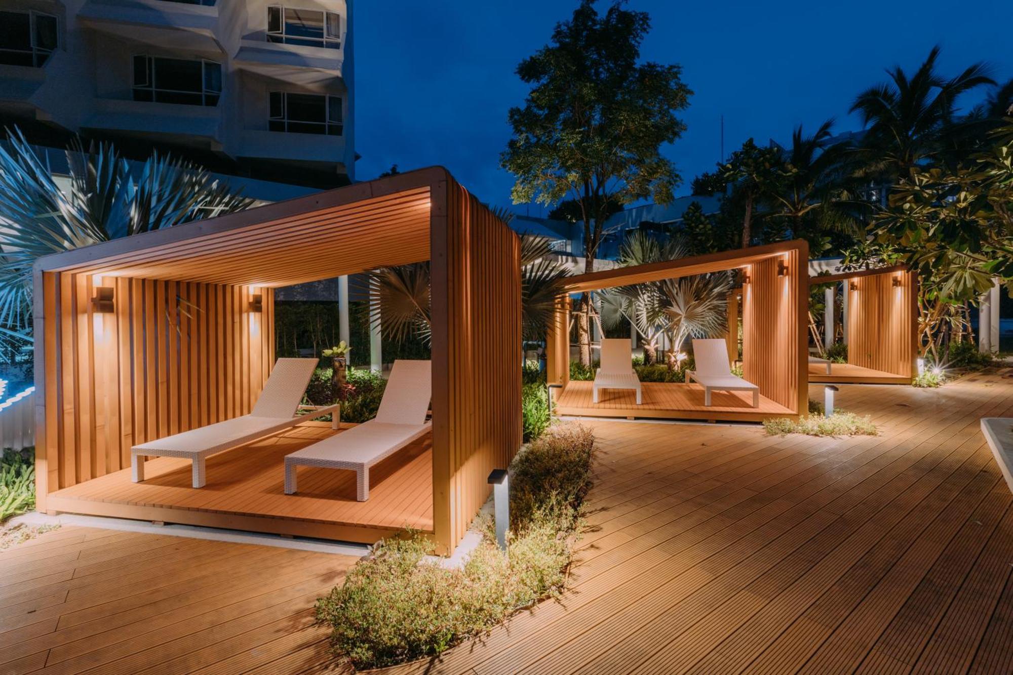 Andaman Embrace Patong, Phuket Hotel Exterior foto The Deck
