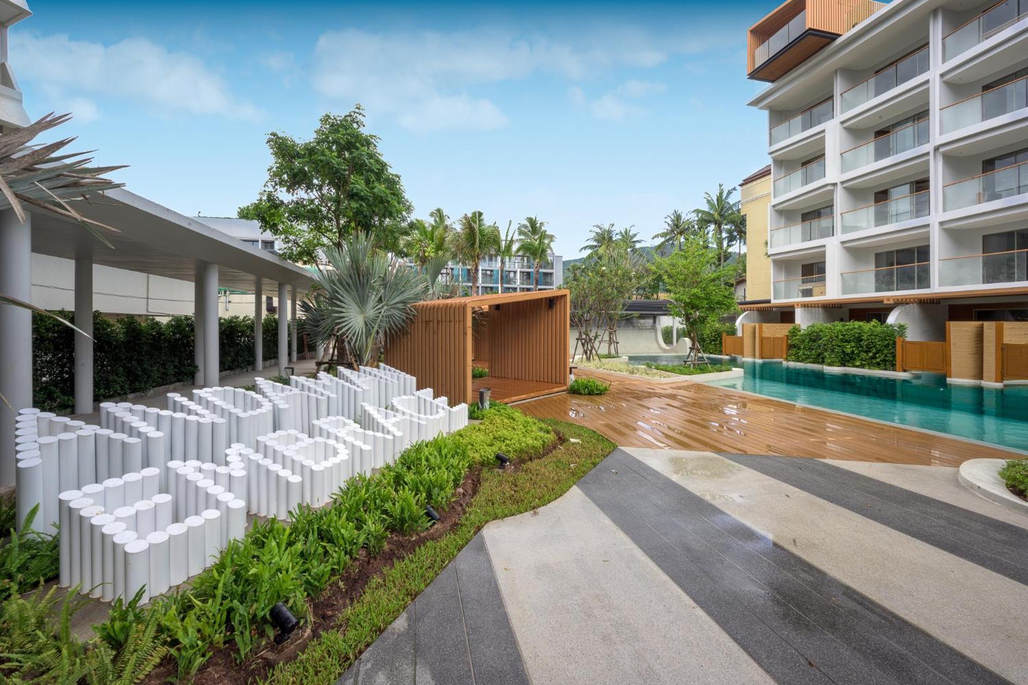 Andaman Embrace Patong, Phuket Hotel Exterior foto The swimming pool at the resort