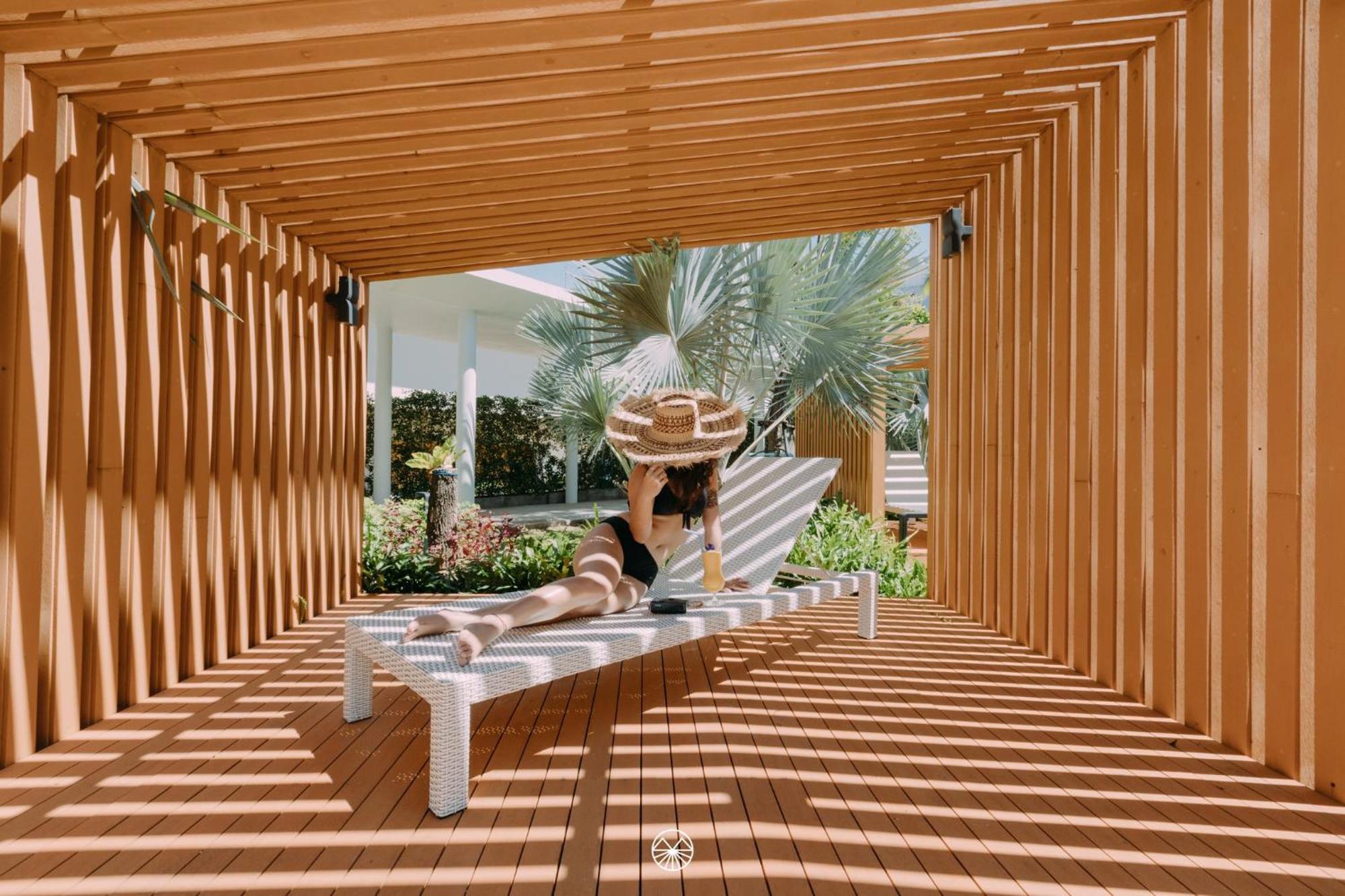 Andaman Embrace Patong, Phuket Hotel Exterior foto Pergola