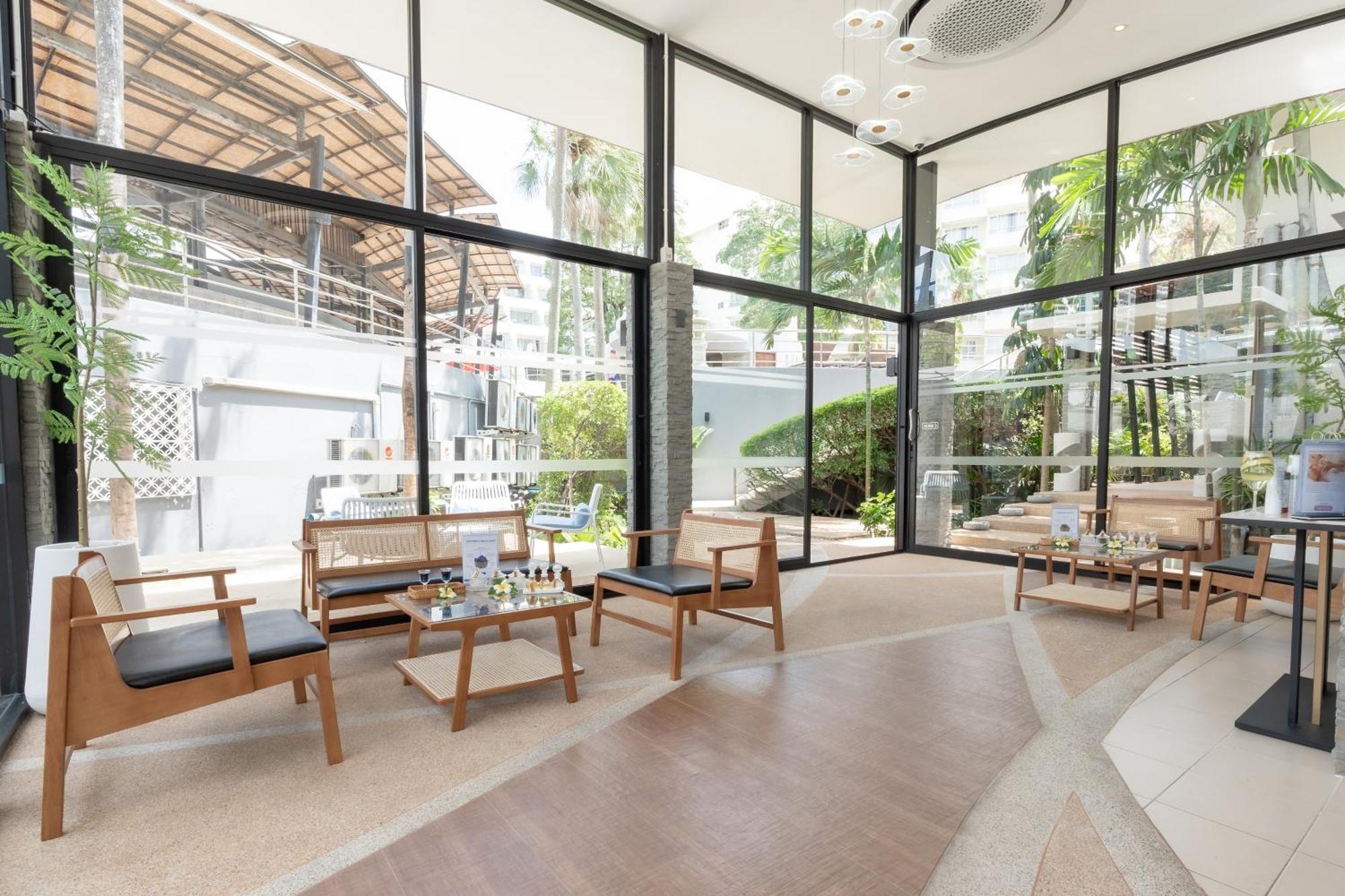Andaman Embrace Patong, Phuket Hotel Exterior foto