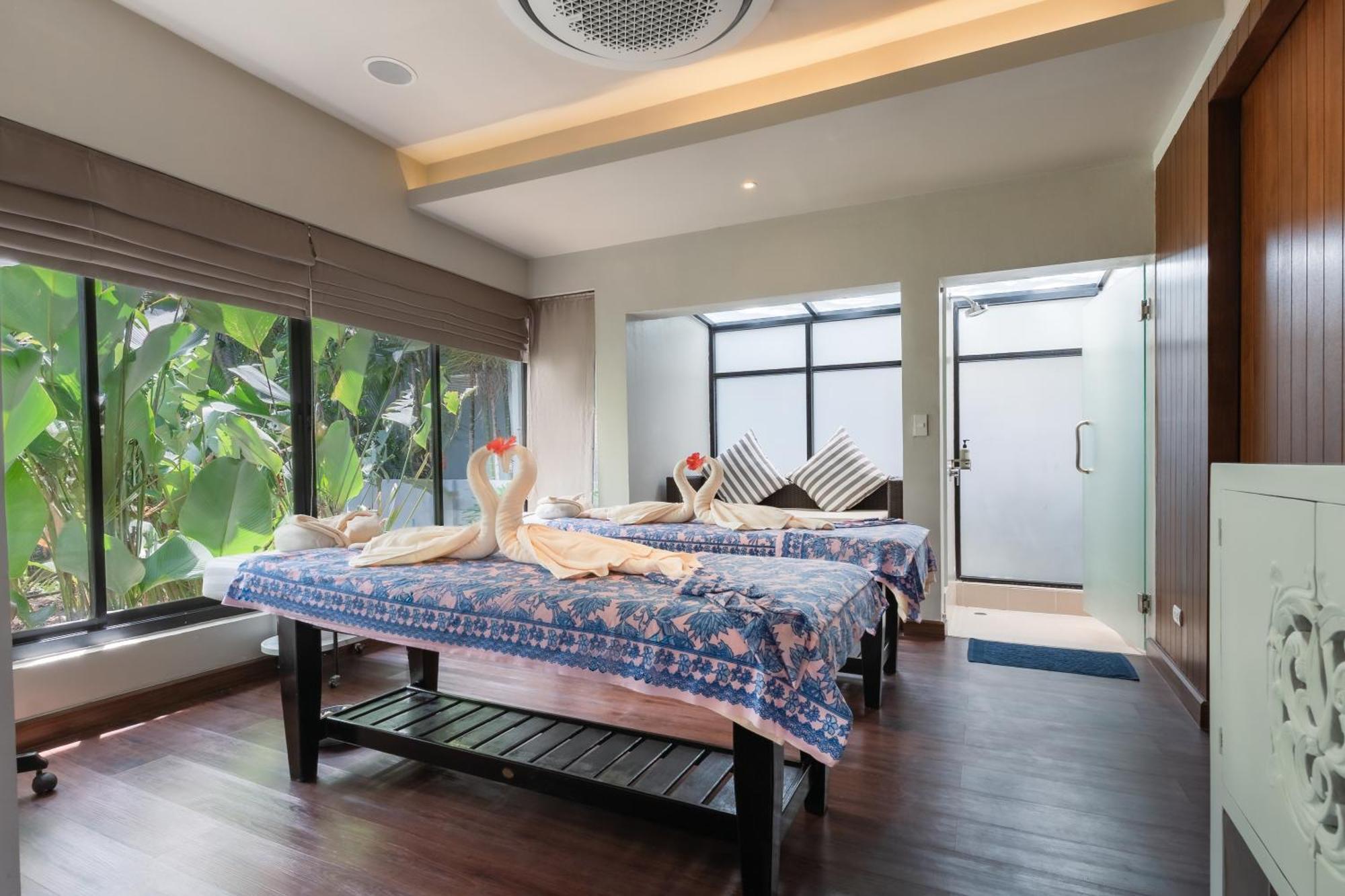 Andaman Embrace Patong, Phuket Hotel Exterior foto